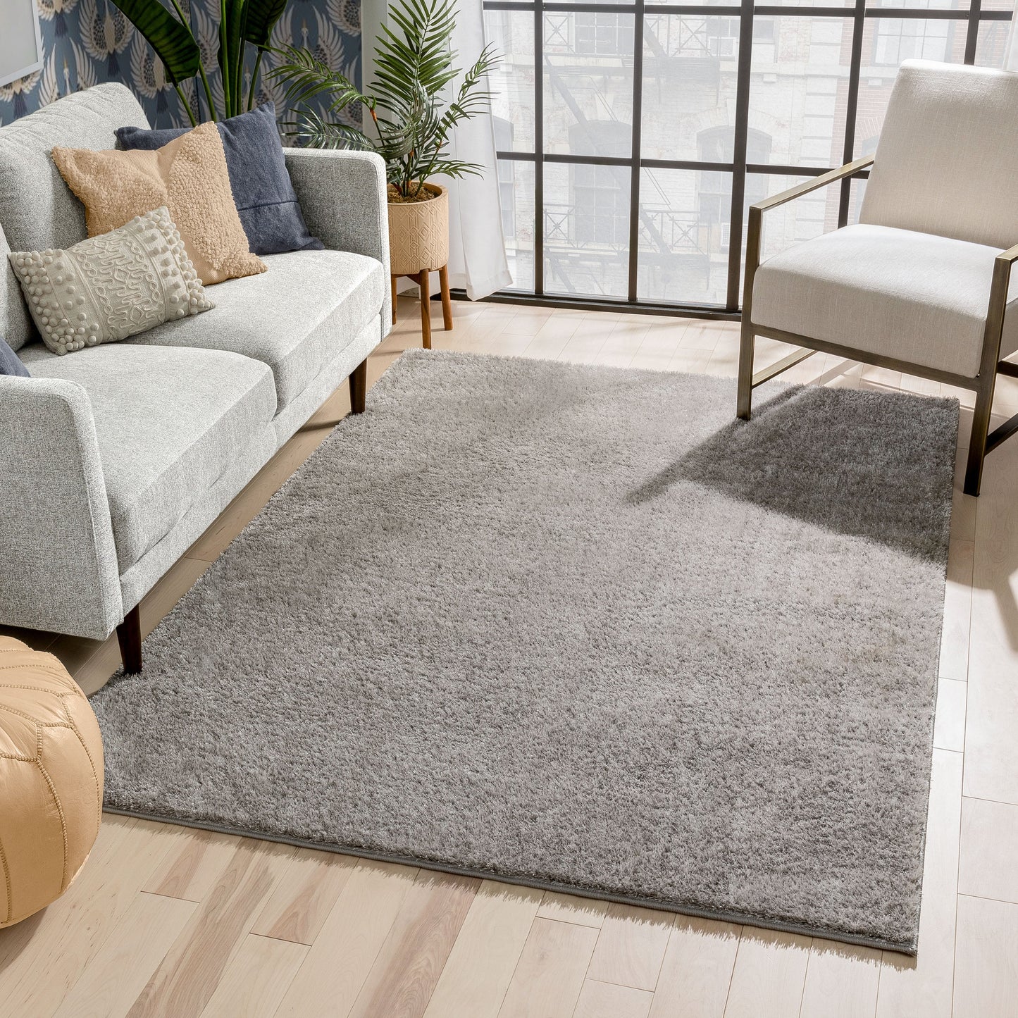 Chroma Glam Solid Ultra Soft Light Grey 5'3" x 7'3" Shag Rug