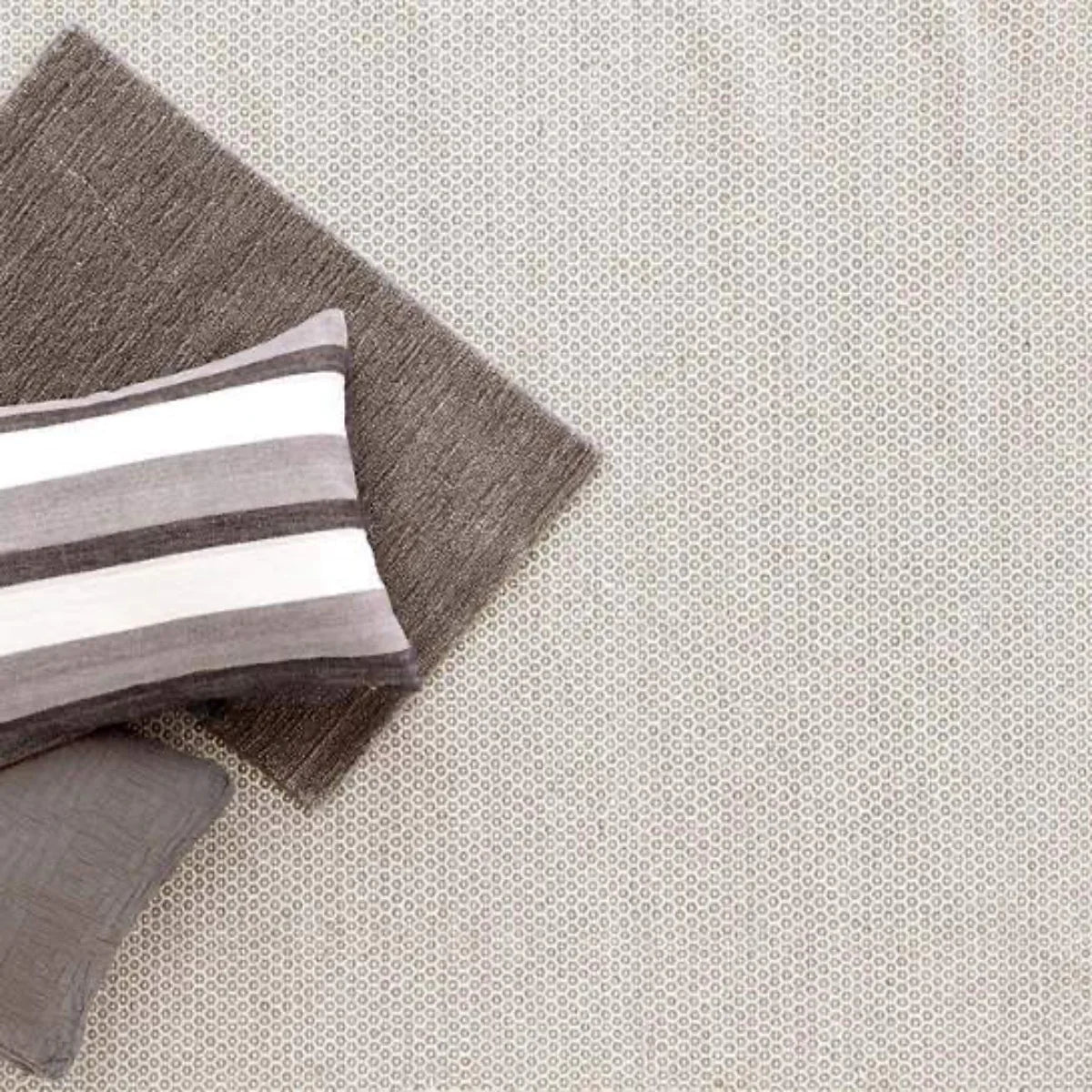 Honeycomb Ivory/Grey Handwoven Wool Rug