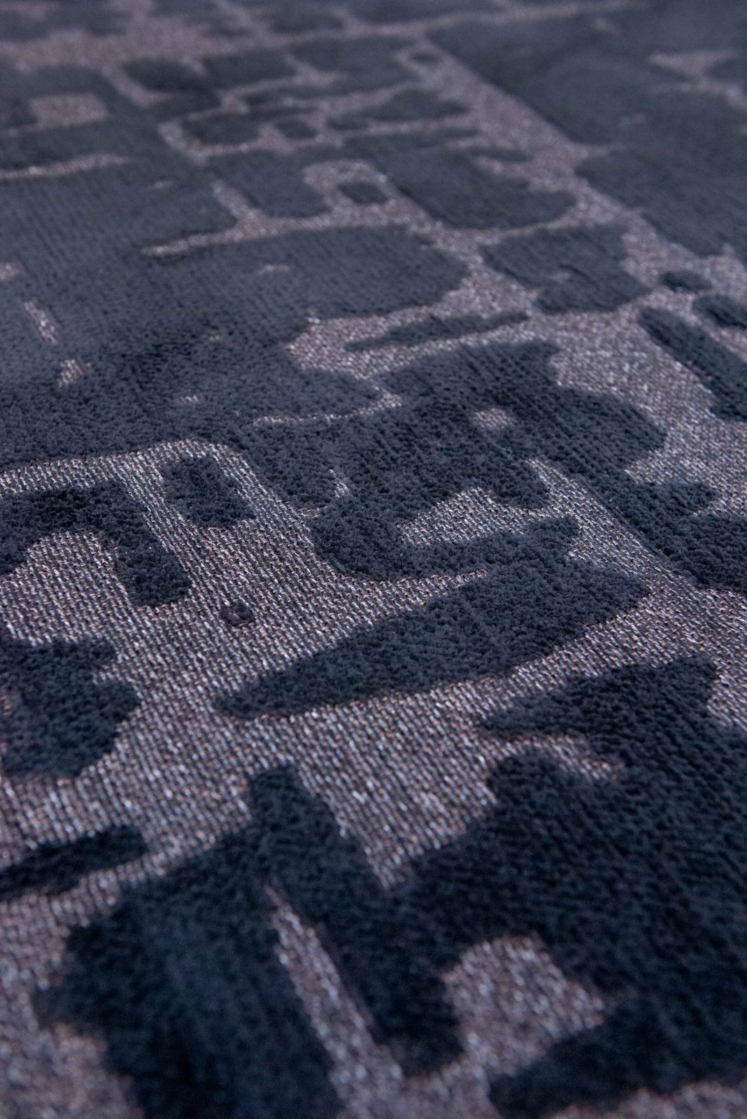 Louis De Poortere Structures Baobab 9200 Black Water Rug