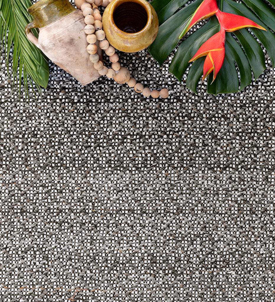 REY-02 Ivory / Charcoal Indoor / Outdoor Rug