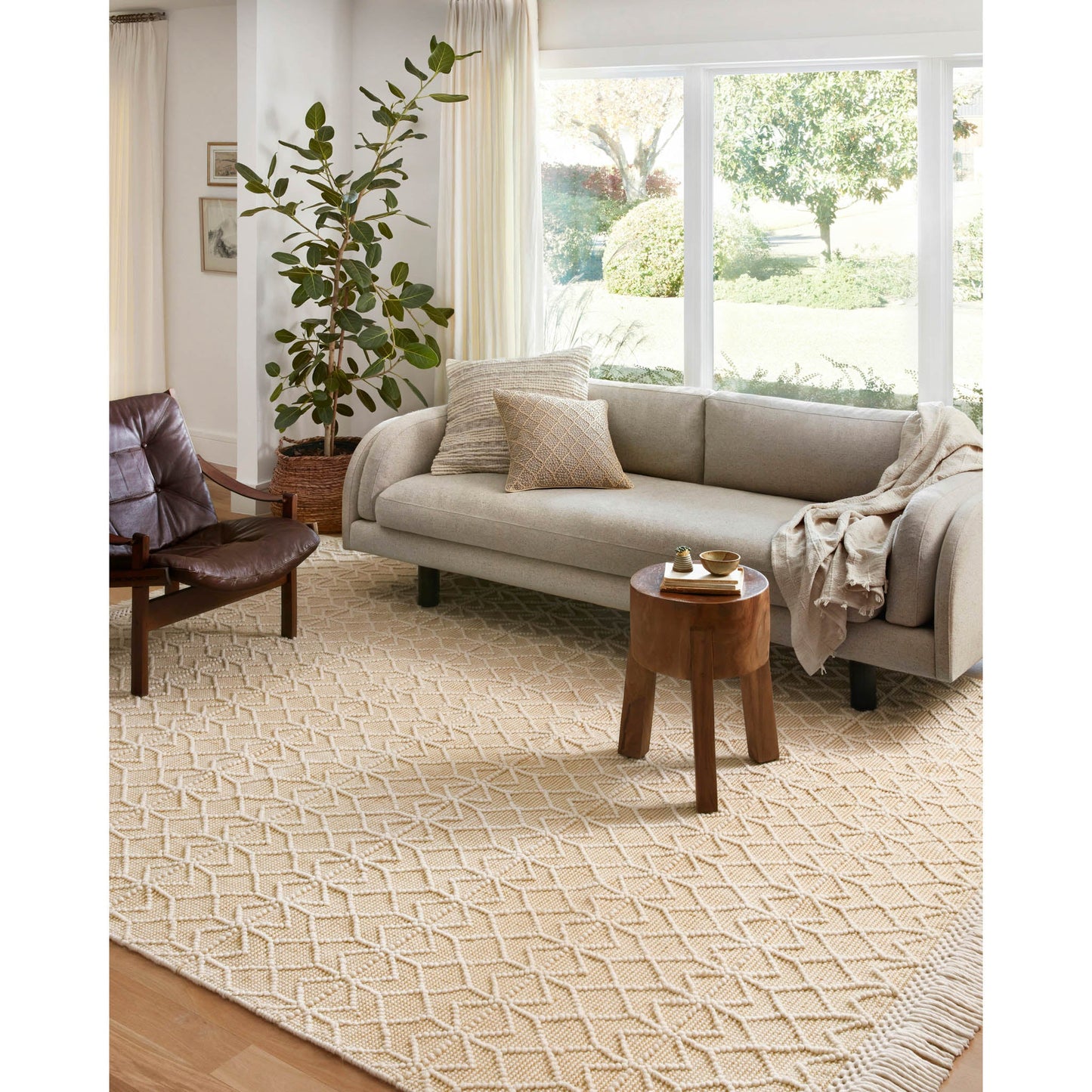 Noelle Rug in Ivory/Gold